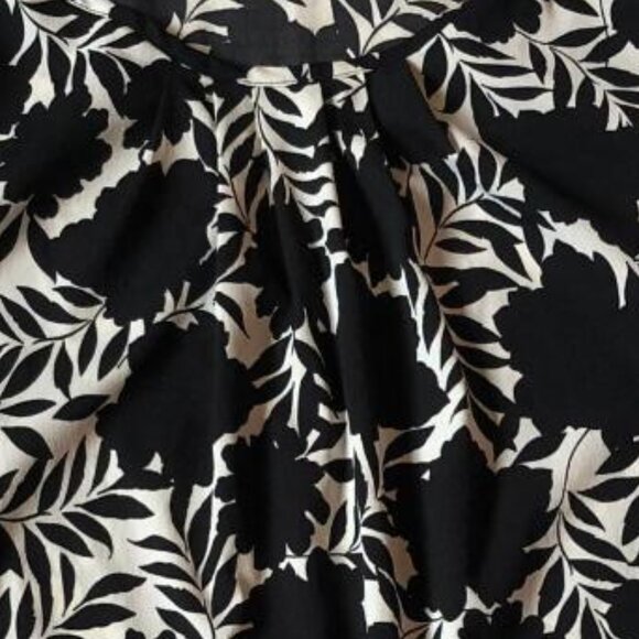 Banana Republic, Black & White, Sleeveless, flowy top, w/ floral print, Sz: S - Picture 5 of 7